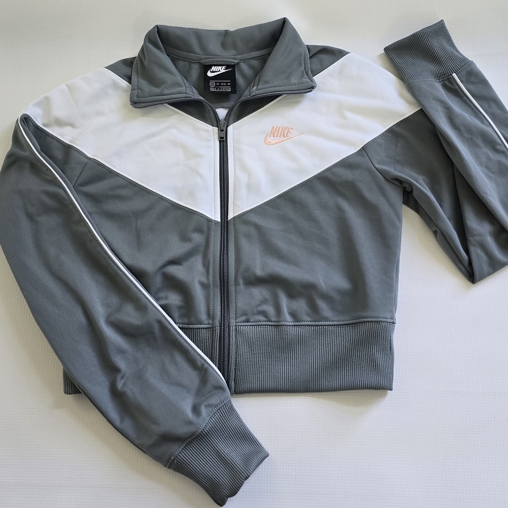 Nike | Women's Athletic Cropped Zip Up Gray And White Jacket, Size XS